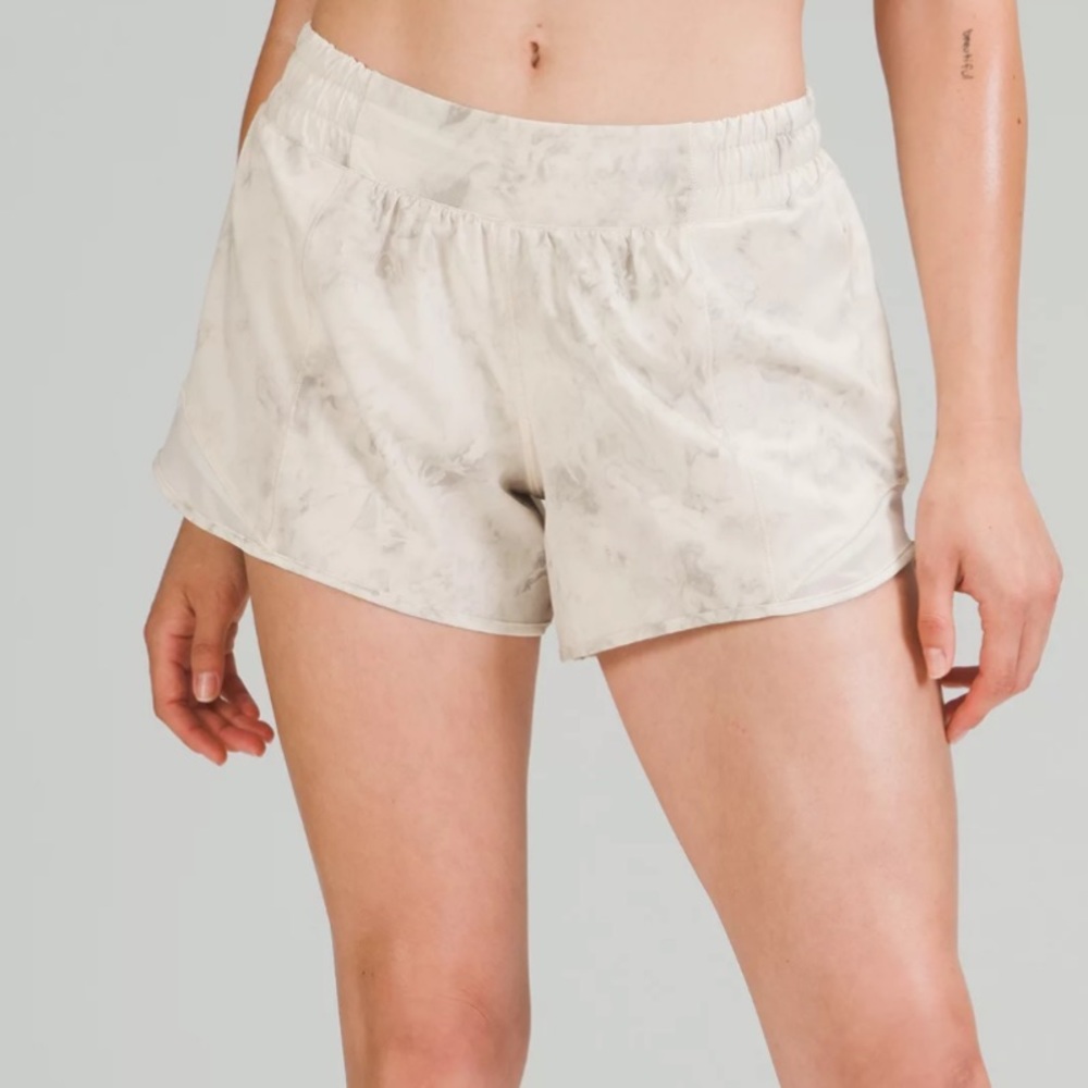 Lululemon Hotty Hot Short